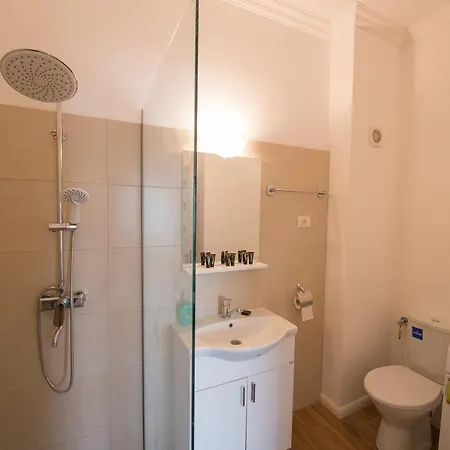 Apartel Fllores Appartement *